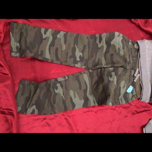 Carters Kids Boys Sz6 Camo Poplin pants/ Sweatshirt..Brought separately. Set$15 - Picture 7 of 11